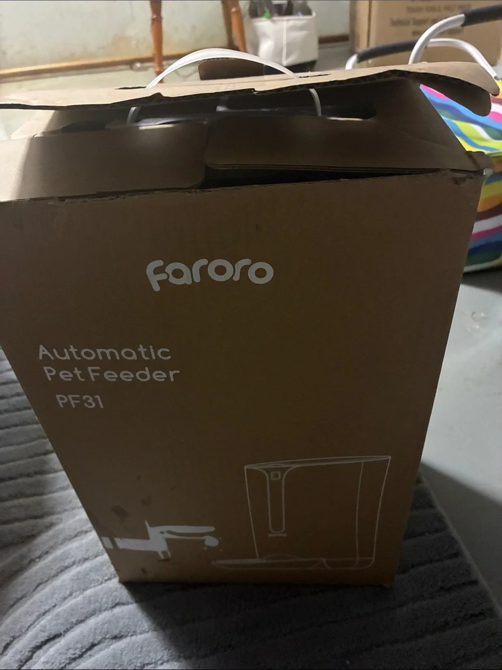 Faroro Automatic Pet Feeder - White and Black